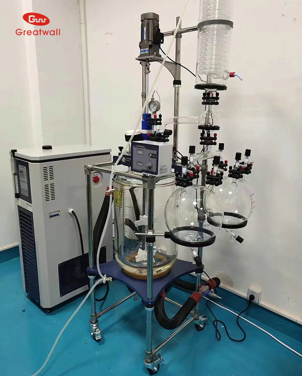 實(shí)驗(yàn)室雙層過濾玻璃反應(yīng)釜